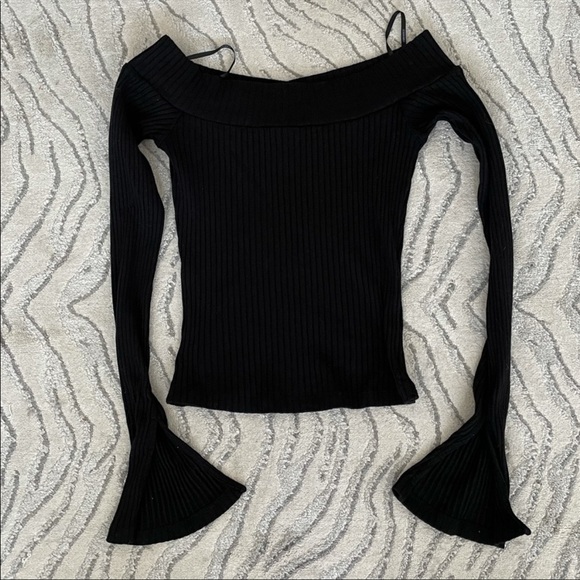 Forever 21 Size Small 6 Top & Sweater Bundle - Picture 9 of 16